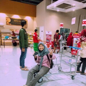 Nuzlatul Azizah profile icon