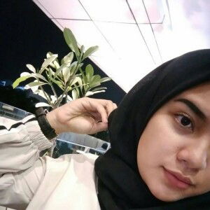 Adena Vhia Azni profile icon