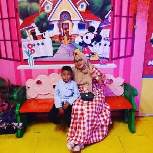 Rina Anggraeni profile icon