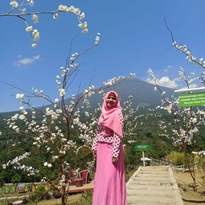 Nur Laeylla profile icon