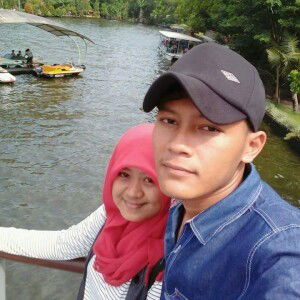 Putri Lia Sari profile icon