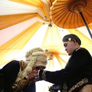 Tri Haryanti profile icon