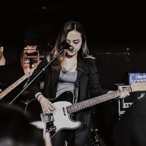 Ayu Ratna Pratiwi profile icon