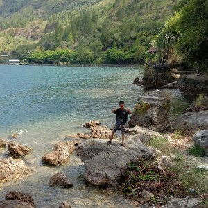 Rara Thahirah profile icon