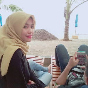 Tri Suharti profile icon