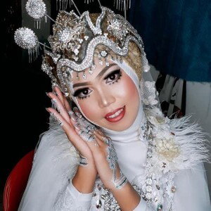 Indah Nurmalasari profile icon