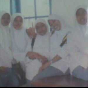 Esi Adnan profile icon