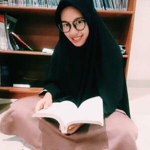 Heni Dwi Cahyani profile icon