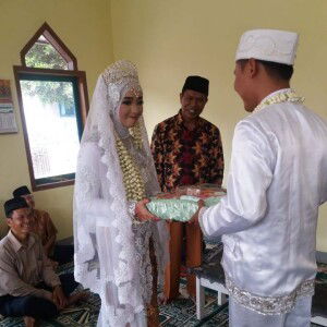 Diniati Khoirun Nisa profile icon