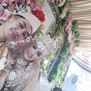 Henny Nurhayati profile icon