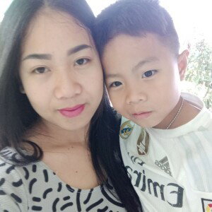 น้องป๊อป กะ แม่ใบเตย profile icon