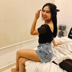 Khunaporn Fon profile icon