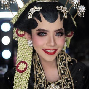 Novianti Trianingtias profile icon