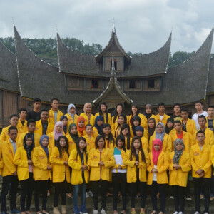 rini mega sari profile icon