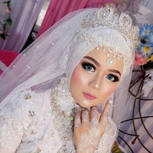 Ayu Saputri profile icon