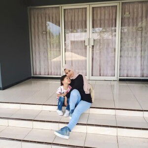 Dwi Novita Sari profile icon