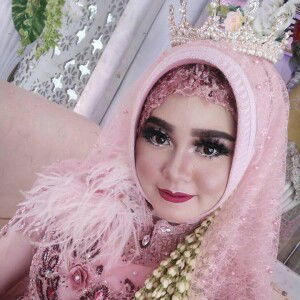 Dewi Suciati profile icon