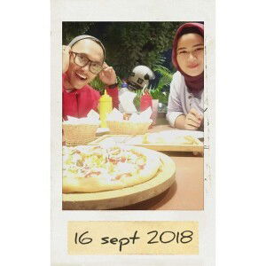 Layla Fauziah Achyar profile icon