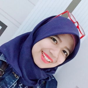 Reni puji lestari profile icon