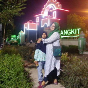 Nina Novee profile icon