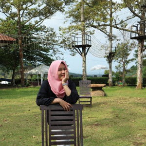 Ely Nur Khomsyi Aviyanti profile icon