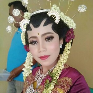 Aprilia Retno profile icon