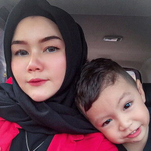 leely A profile icon