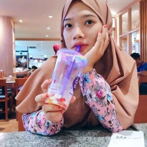 Vivi Valentina profile icon