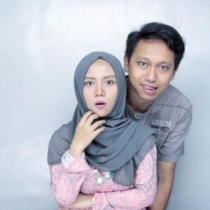 Ratnasari profile icon