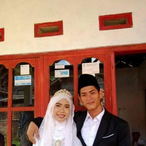 Nur Cahyani profile icon