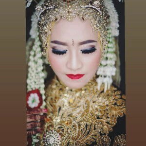 Tri Wahyuni profile icon