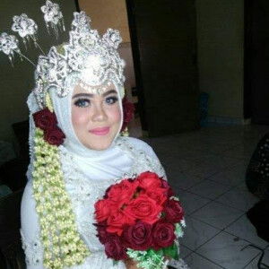 fitriani Ulfa Khadariah profile icon