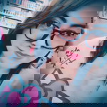 quennie vlogs profile icon