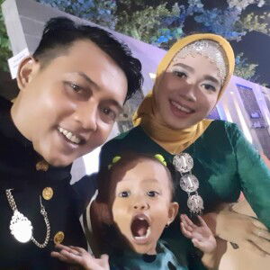 Mom's Almaira Bilqis Habibi profile icon