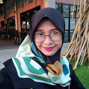 ellyana kha profile icon