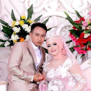 Rika Risdayanti profile icon