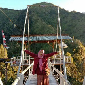 Tutik Qomariyah profile icon