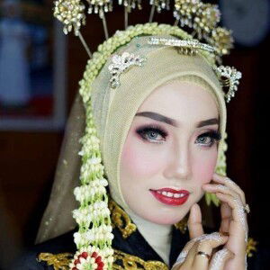 Eli Istiyana profile icon