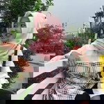 Riski Yuliasari profile icon