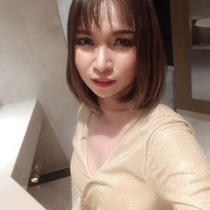 พลอย profile icon