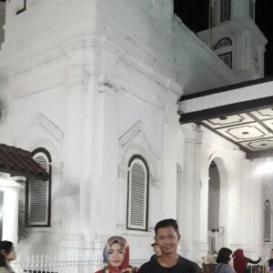 Dewi Kumalasari profile icon