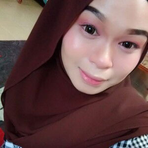 Emma Qalesya profile icon