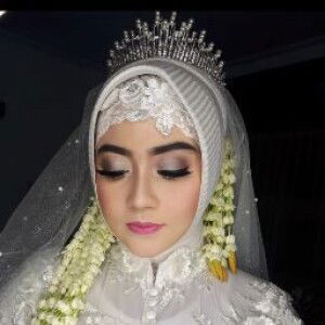 Ika Desriani profile icon