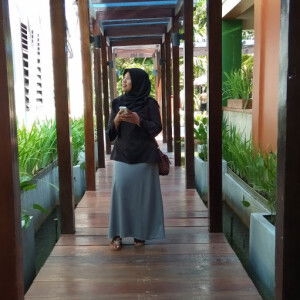 fitri yani profile icon