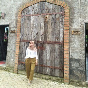 Putri Hardiyanti profile icon