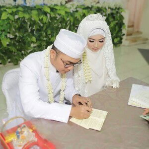 Ade Aisyah profile icon