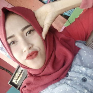 Desi Sri Purwanti profile icon