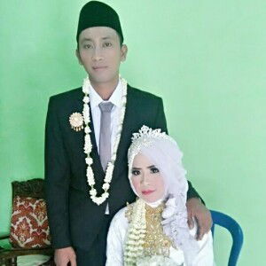 Dwi Nur profile icon