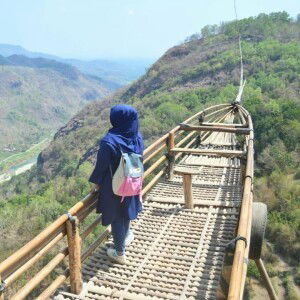 Nurul Azzizah Mahdaniyyah profile icon