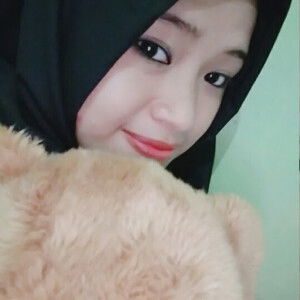 Lely Adriany profile icon